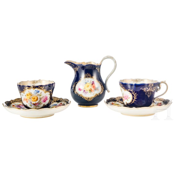 Zwei Tassen mit Untertassen und K&auml;nnchen, Meissen, vor 1924