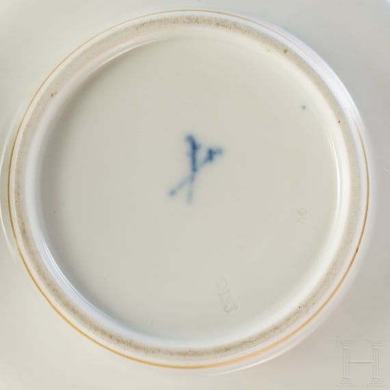 Zwei Tassen mit Untertassen und K&auml;nnchen, Meissen, vor 1924