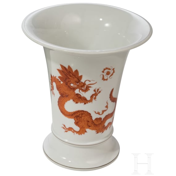 64-Serviceteile "lila Drache" und 1 Vase "roter Drache", Meissen, gr&ouml;&szlig;tenteils bis 1934 und sp&auml;ter