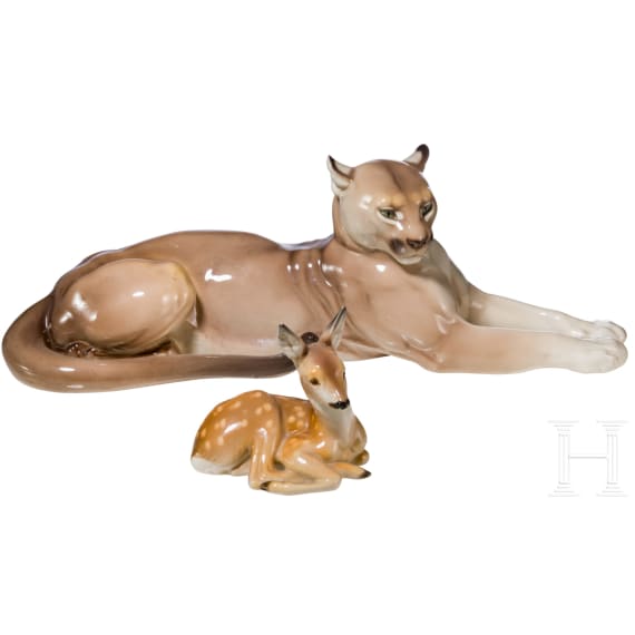 Gro&szlig;er, liegender Puma und liegendes Rehkitz, Theodor K&auml;rner, um 1917 (Entwurf Puma), Nymphenburg 20. Jhdt.