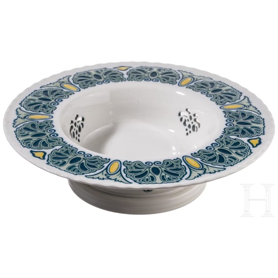 Seltene Schale mit Jugendstil-Dekor, Theodor Schmuz-Baudiss, um 1908 (Entwurf), KPM, 1914-18 (Ausf&uuml;hrung)