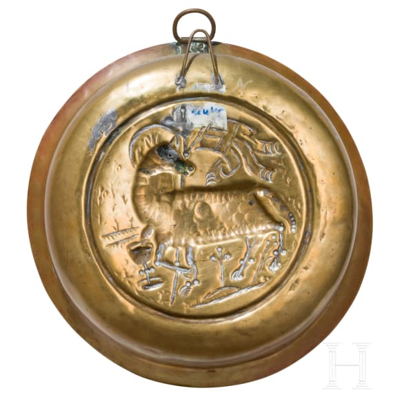 Tiefe Beckenschl&auml;gersch&uuml;ssel mit dem Lamm Gottes, N&uuml;rnberg, Anfang des 16. Jhdts.