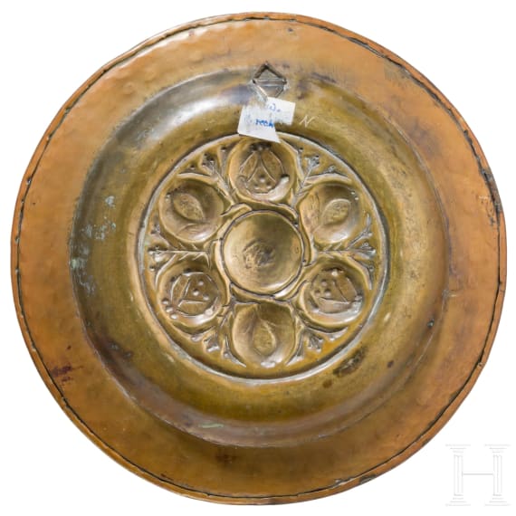 Beckenschl&auml;gersch&uuml;ssel mit Granat&auml;pfeln, N&uuml;rnberg, 16. Jhdt.
