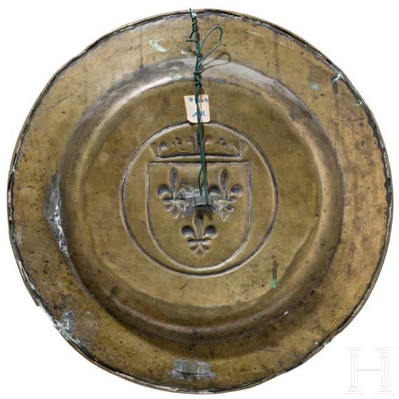 Gro&szlig;e Beckenschl&auml;gersch&uuml;ssel mit franz&ouml;sischem K&ouml;nigswappen, 16. Jhdt.