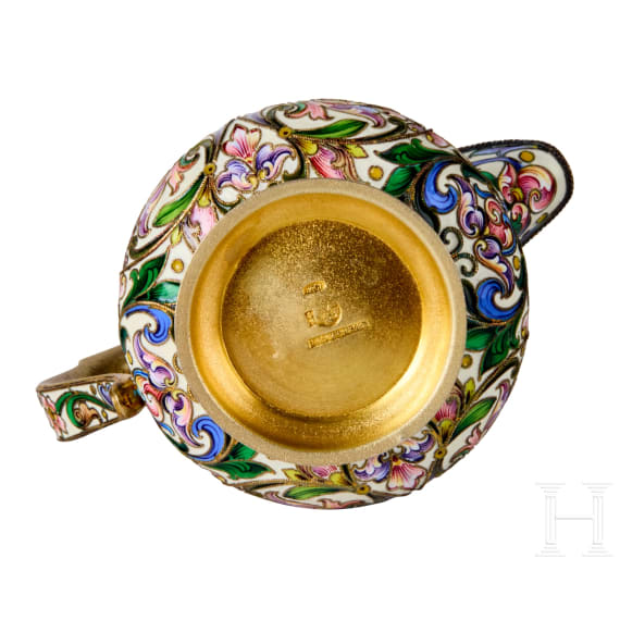 Bedeutendes siebenteiliges Cloisonn&eacute;-Email-Teeservice, Russland, Moskau, Pawel Owtschinnikow, 1896-1908