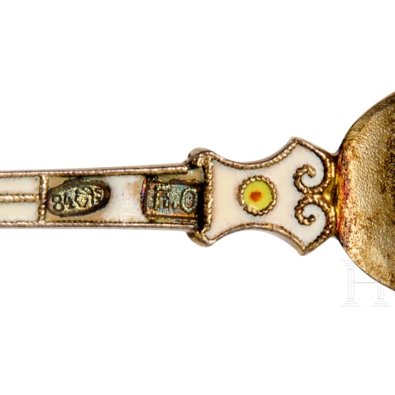 Bedeutendes siebenteiliges Cloisonn&eacute;-Email-Teeservice, Russland, Moskau, Pawel Owtschinnikow, 1896-1908