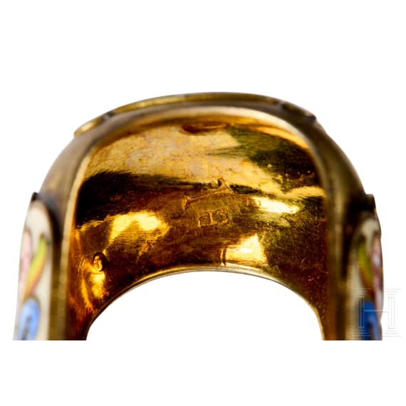 Bedeutendes siebenteiliges Cloisonn&eacute;-Email-Teeservice, Russland, Moskau, Pawel Owtschinnikow, 1896-1908