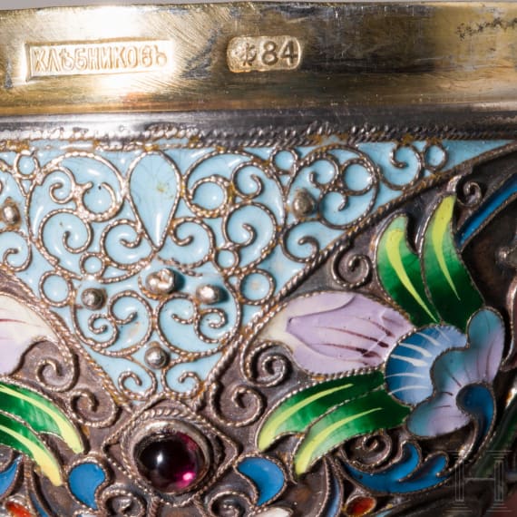 Cloisonn&eacute;-Email-Ei mit Schw&auml;nen, Russland, 2. H&auml;lfte des 20. Jhdts.
