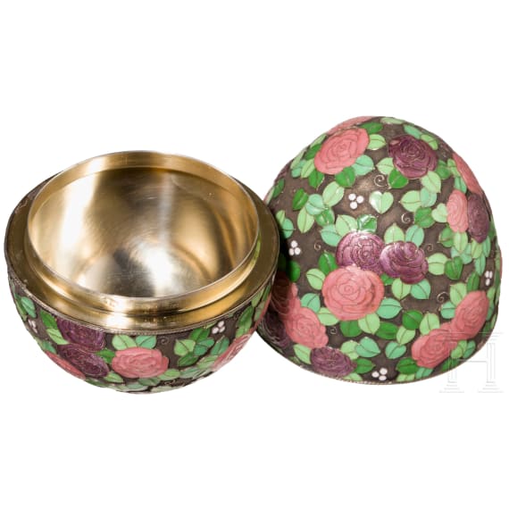 Gro&szlig;es Cloisonn&eacute;-Email-Ei mit Rosen und St&auml;nder, Russland, 2. H&auml;lfte des 20. Jhdts.