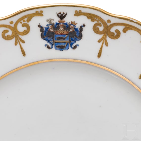 Zwei Porzellanteller aus dem Service des Grafen N.I. Panin, Kaiserliche Porzellanmanufaktur St. Petersburg, Periode Nikolaus I. (1825&ndash;55)