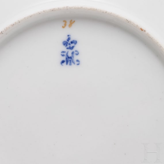 Zwei Porzellanteller aus dem Service des Grafen N.I. Panin, Kaiserliche Porzellanmanufaktur St. Petersburg, Periode Nikolaus I. (1825&ndash;55)