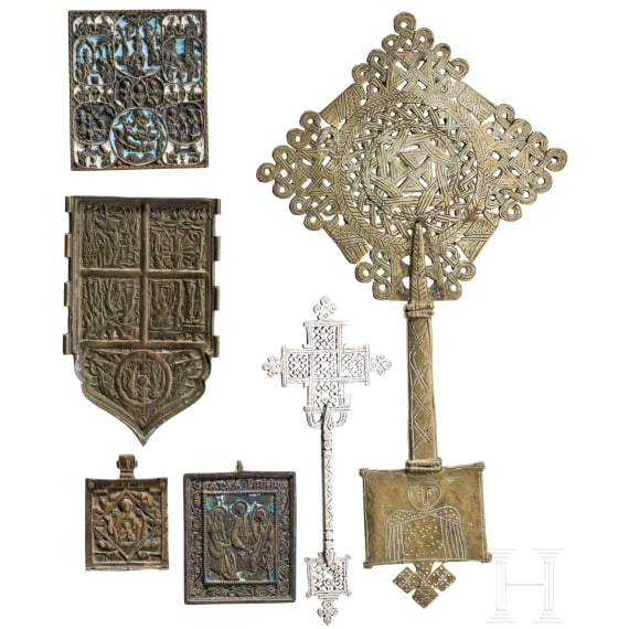 Vier Bronzeikonen und zwei koptische Kreuze. Russland/&Auml;thiopien, 19./20. Jhdt.