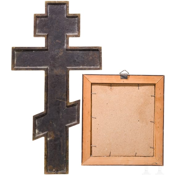 Vergoldetes Bronzekruzifix und Bronzeikone mit dem Heiligen Nikolaus von Myra, Russland, sp&auml;tes 19. Jhdt.