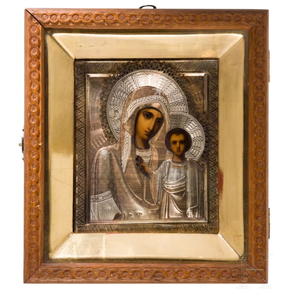 Kleine Ikone mit der Gottesmutter von Kasan mit Silberoklad und Kiot, Russland, um 1900 (Ikone), Moskau, 1908-1917 (Oklad)
