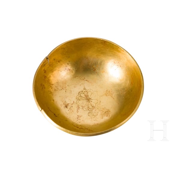 Verzierte altorientalische Goldschale mit Elementen neubabylonischer und neuassyrischer Kunst, Kultgef&auml;&szlig; eines K&ouml;nigshofes, 1. H&auml;lfte 6. Jhdt. v. Chr.