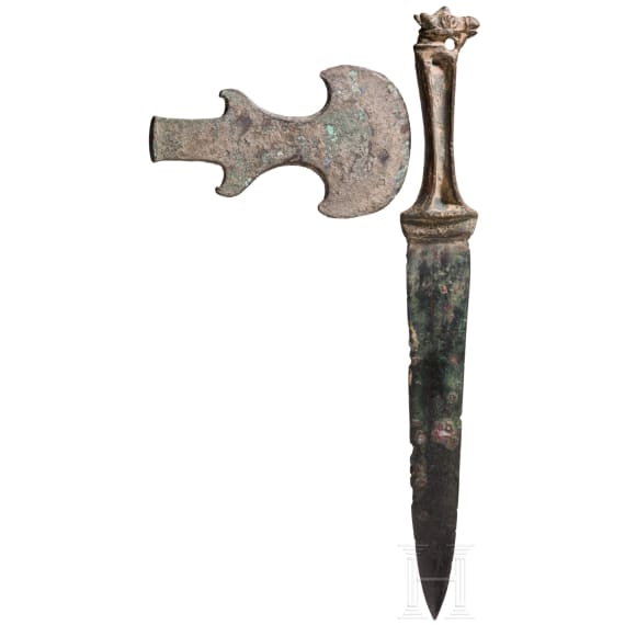 Dolch mit Pferdekopfknauf und Axtklinge, Bronze, &ouml;stliches Vorderasien, Ende 1. Jtsd. v. Chr.