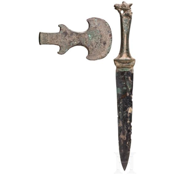 Dolch mit Pferdekopfknauf und Axtklinge, Bronze, &ouml;stliches Vorderasien, Ende 1. Jtsd. v. Chr.