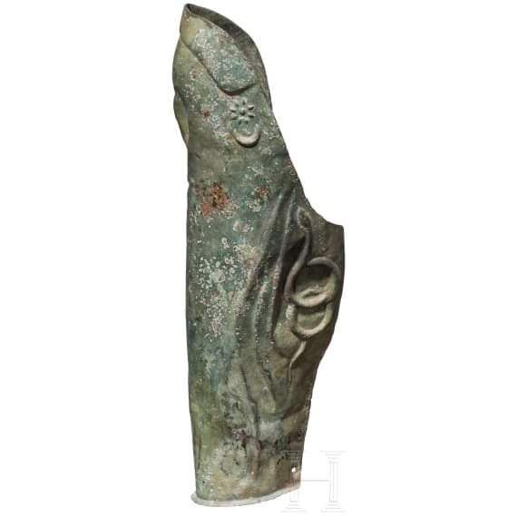 Anatomically shaped greave, Magna Graecia, 5th century B,C.