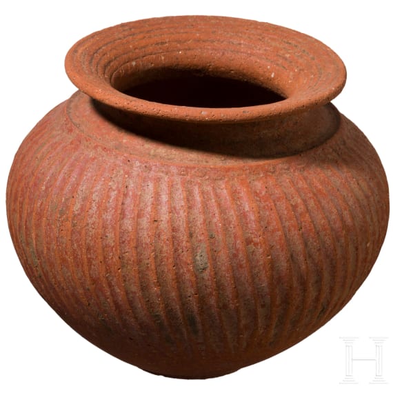 Holmos aus rotem Ton, etruskisch, 7. Jhdt. v. Chr.