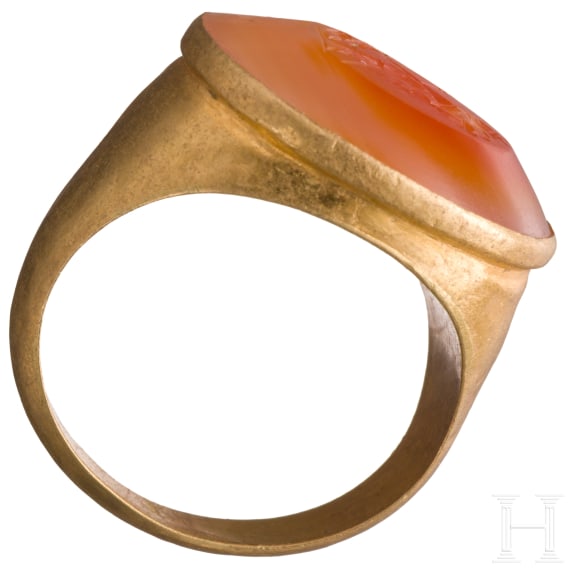 Late Hellenistic &ndash; Early Roman gold ring with a carnelian gemstone, 1st century B.C. - 1st century A.D.