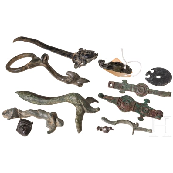 11 r&ouml;mische Kleinaltert&uuml;mer aus Bronze, 1. - 3. Jhdt. n. Chr.