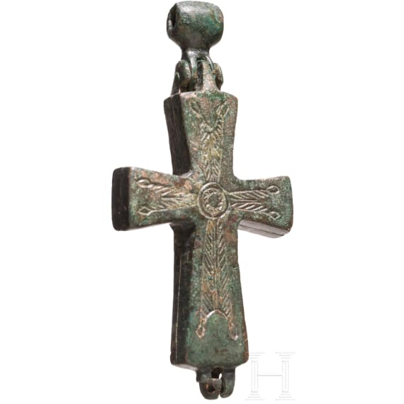 Bronzenes Enkolpion mit Ritzverzierung, mittelbyzantinisch, 11. Jhdt.