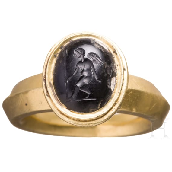 Fr&uuml;hbyzantinischer Goldring (5. - 6. Jhdt. n. Chr.) mit &auml;lterer, r&ouml;mischer Gemme (1. - 2- Jhdt. n. Chr.)