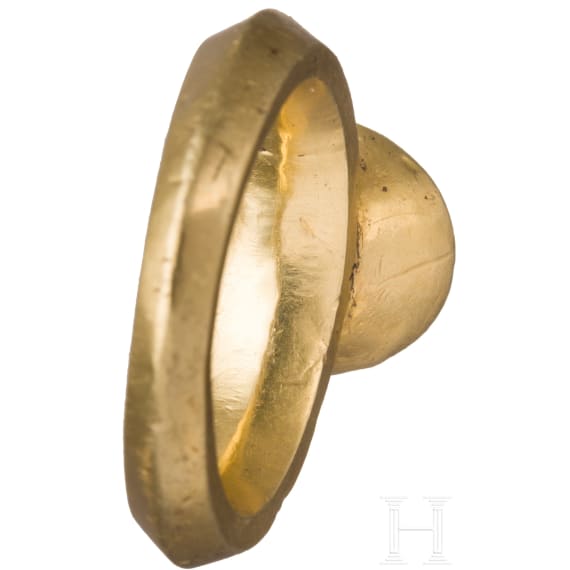 Fr&uuml;hbyzantinischer Goldring (5. - 6. Jhdt. n. Chr.) mit &auml;lterer, r&ouml;mischer Gemme (1. - 2- Jhdt. n. Chr.)