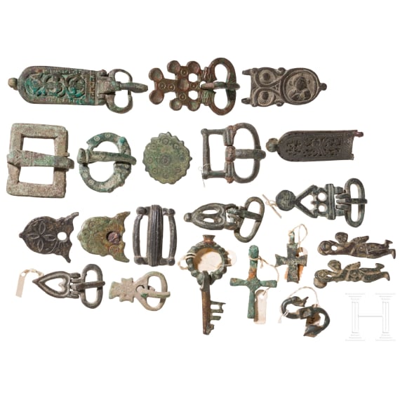 21 fr&uuml;h- und mittelbyzantinische Bronzeobjekte, 6. - 12. Jhdt. n. Chr.