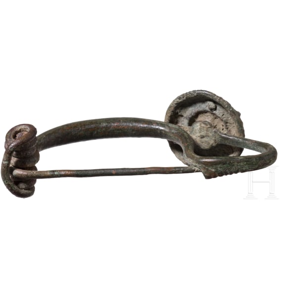 Early La T&egrave;ne period bronze brooch, 4th century B.C.