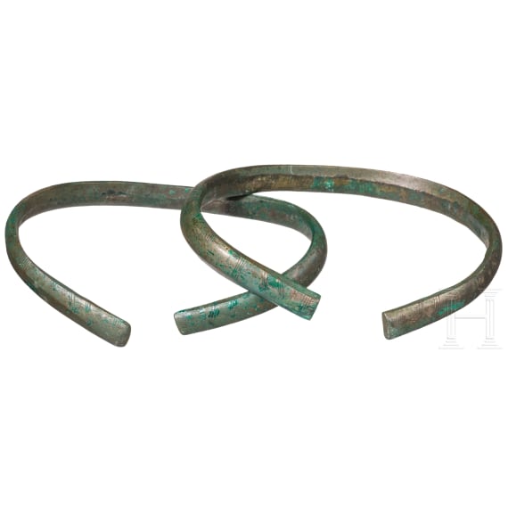 A pair of Hallstatt-period arm rings (Schaukelringe), 7th century B.C.