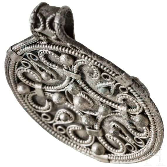 Round silver pendant with cross-shaped filigree, Viking, 10th century