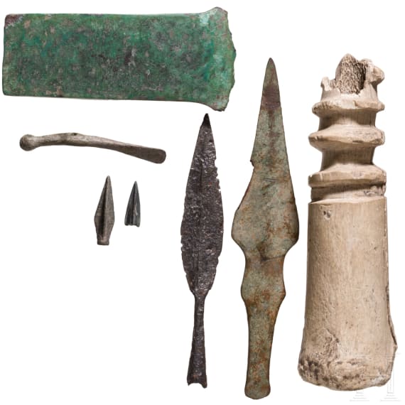 Sieben vor- und fr&uuml;hgeschichtliche Objekte aus Kupfer, Bronze, Eisen und Bein, 4. Jtsdt. v. Chr. - 3. Jhdt. n. Chr.
