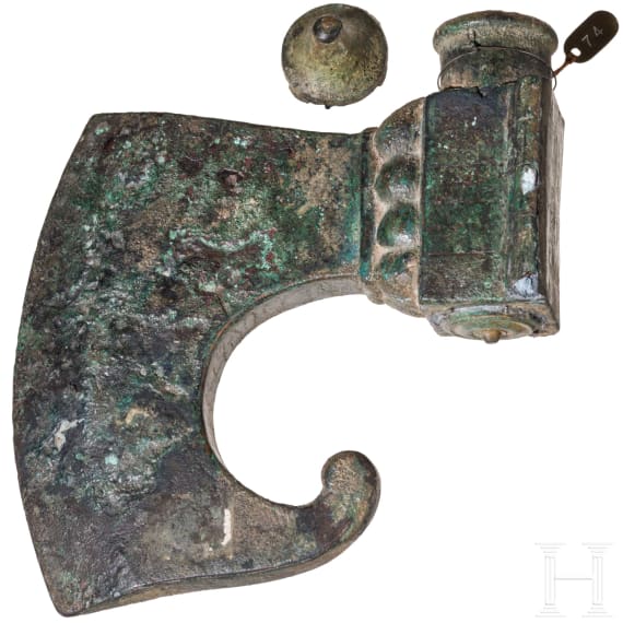 Monumentale, Pseudo-Ritualaxt aus Bronze, antikisierend um 1900