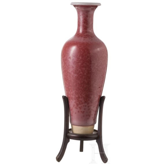 Kleine glasierte Vase mit Kangxi-Marke und wohl aus dieser Zeit (um 1700)