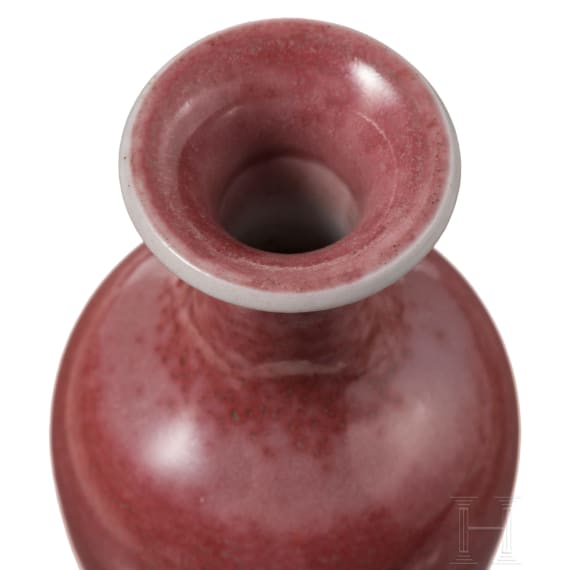 Kleine glasierte Vase mit Kangxi-Marke und wohl aus dieser Zeit (um 1700)