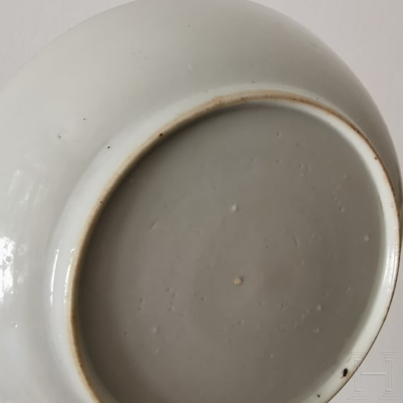 Famille-Rose Tasse mit Untertasse, China, wohl Yongzheng/Qianlong Periode (18. Jhdt).