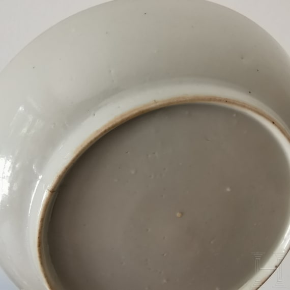Famille-Rose Tasse mit Untertasse, China, wohl Yongzheng/Qianlong Periode (18. Jhdt).