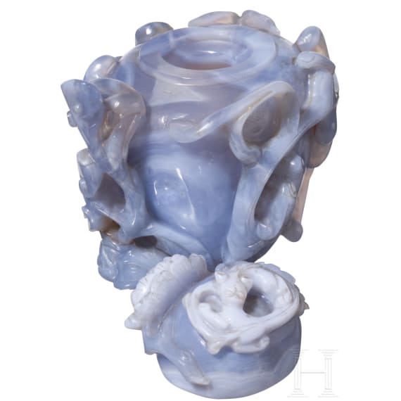 A Chinese vase cut from blue agate, 19th century