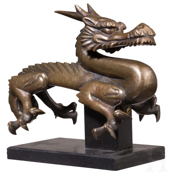 A Small Japanese bronze statuette of a Dragon, Edo period