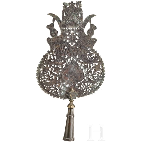 An indopersian standard head, 19th century