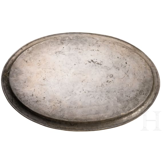 An oval tray with chased d&eacute;cor, India, Lahore, 19th century