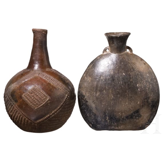 Zwei pr&auml;kolumbische Ton-Flaschen, Peru, wohl Chimu-Kultur, 11. - 15. Jhdt.