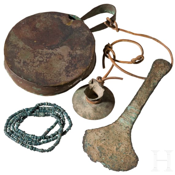 Pr&auml;kolumbisches Konvolut: Tumimesser, Kette und Trommel, ca. 1000 - 1500 n. Chr.