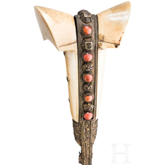 Yatagan mit Walross-Griffschalen, balkant&uuml;rkisch, um 1850/60