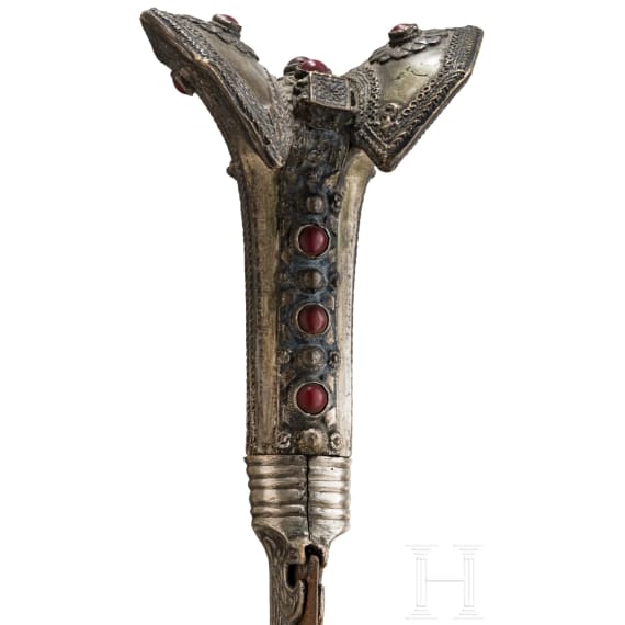 Cretan yatagan with coral inlay, first half of the 19th century
