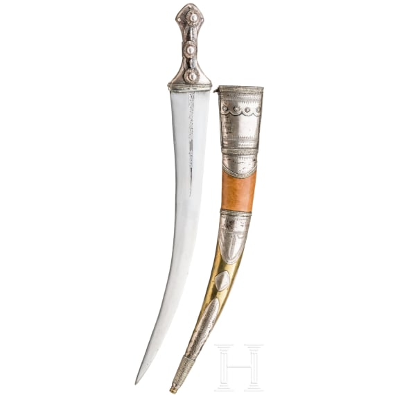 Large Yemeni jambiya with silver mountings, mid-20th century
