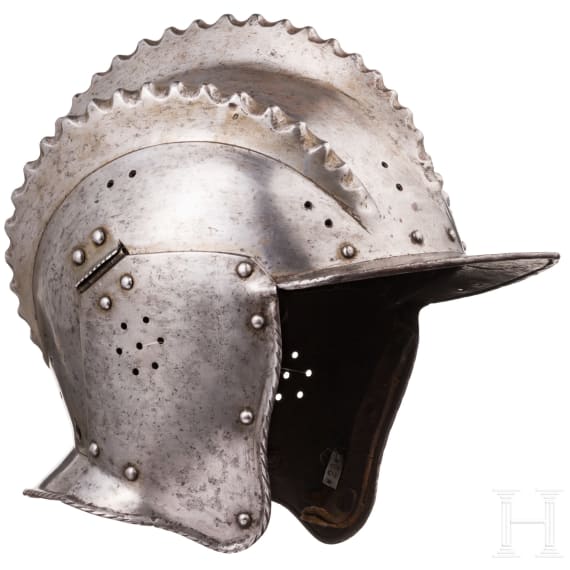 Sturmhaube mit drei K&auml;mmen, s&uuml;ddeutsch, wohl Augsburg, um 1530/40