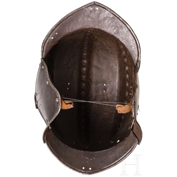 Sturmhaube mit drei K&auml;mmen, s&uuml;ddeutsch, wohl Augsburg, um 1530/40