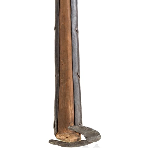 A short South German flail with a cylindrical head, 16th/17th century.